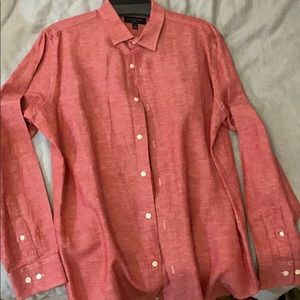 Banana Republic Men’s Linen Buttondown